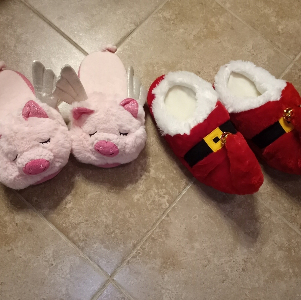 New Bundle of 2 Plush Slippers Womens M 7/8